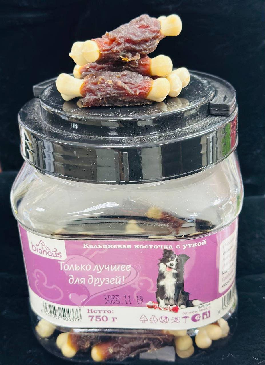 Лакомство для собак МИНИКИ Кальцевая косточка с уткой 1Шт