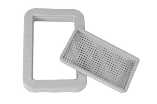 Дарэленд Кормушка д/рыб универсальная для сухого и живого корма 13*9*1,5см (пластик) светло-серая