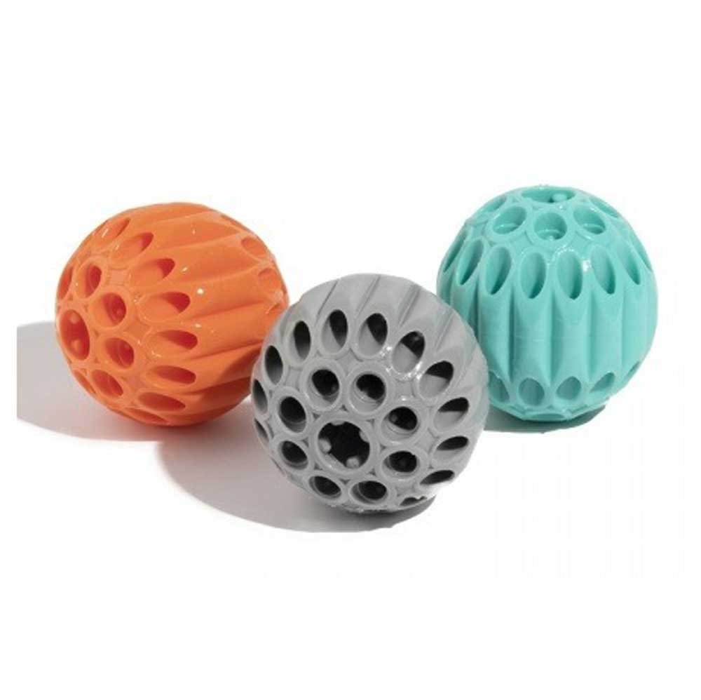 Игрушка для животных WOGY ШАР с отверстиями 9см