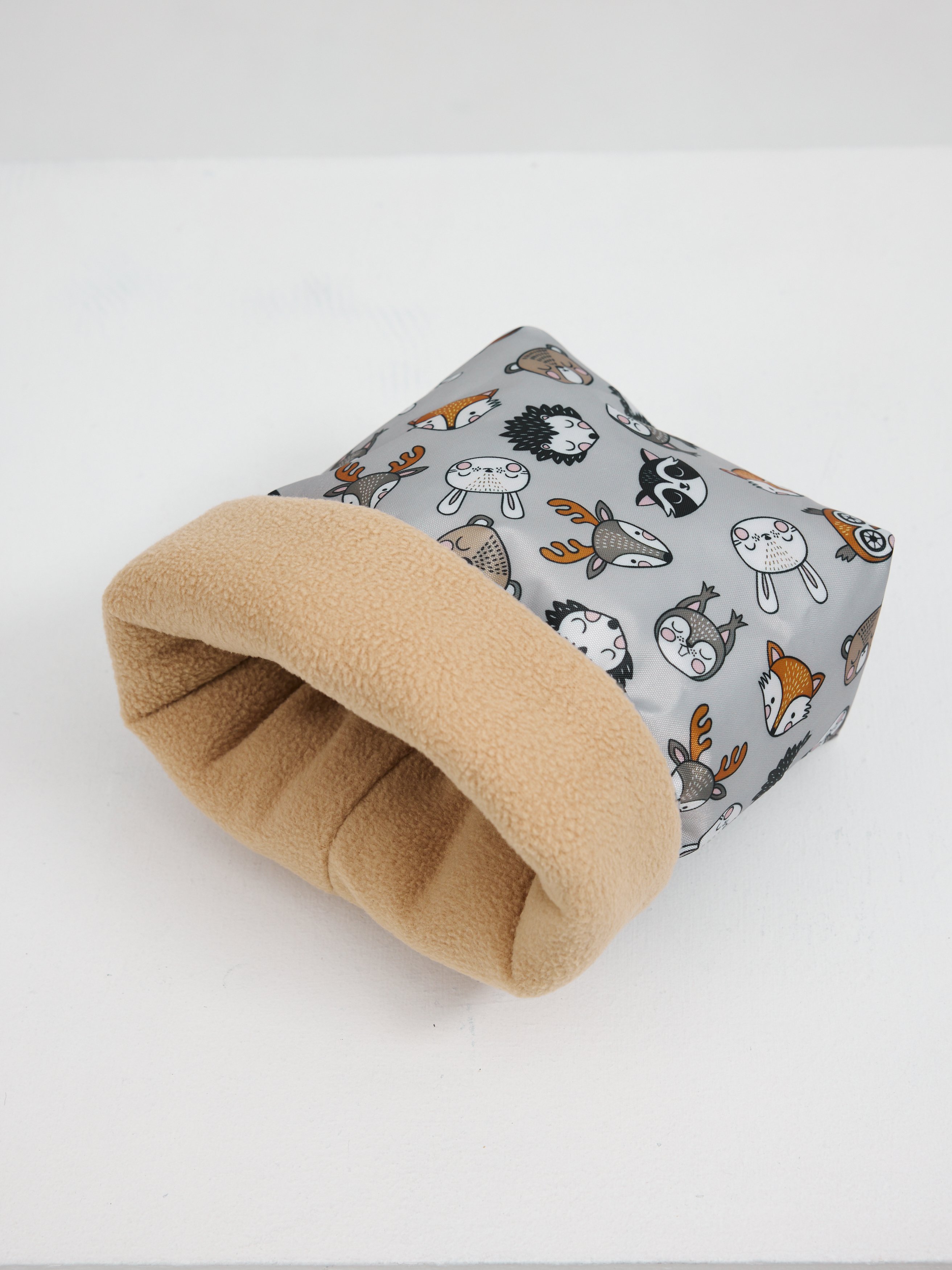 10881  Конверт для сна грызунов "Ёжики" 26*22